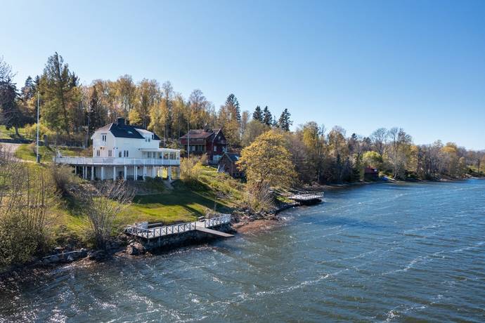 4 rum vinterbonat fritidshus på Ortalavägen 32 Ortala, Älmsta, Norrtälje kommun - bild 1