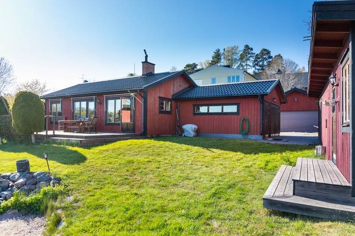 9 rum vinterbonat fritidshus på Kolsviks bryggväg 22 Yxlan Kolsvik, Norrtälje kommun - bild 2