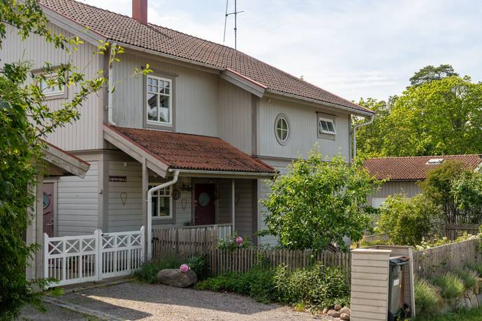 6 rum villa på Löjviksvägen 4 Vaxholm Resarö, Vaxholms kommun - bild 1