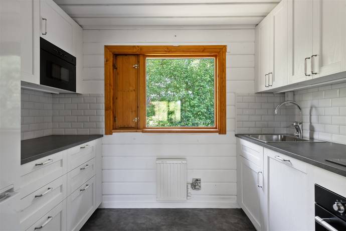 3 rum vinterbonat fritidshus på Oxdragarbacken 10 Bergshamra  - Enviken, Norrtälje kommun - bild 1
