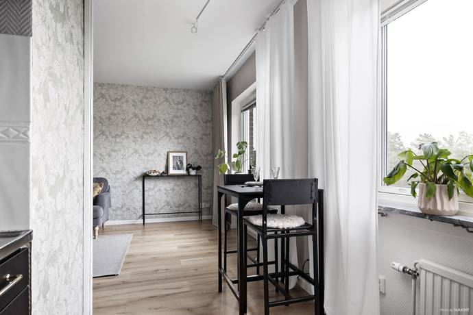 1 rum lägenhet på Karlstorpsvägen 121 Karlstorp, Trollhättans kommun - bild 2