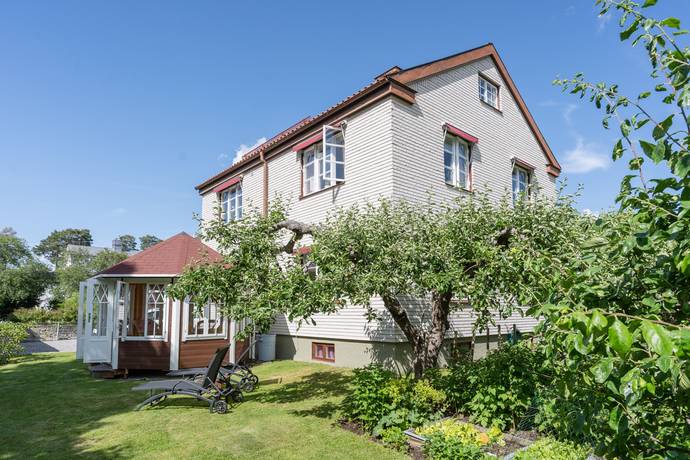 6 rum villa på Åsgatan 11A Jakobsberg, Västerås kommun - bild 1