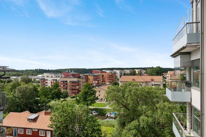 3 rum lägenhet på Höjdvägen 13 Åkersberga Centralt, Österåkers kommun - bild 1