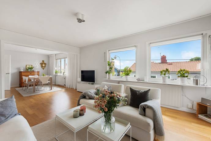 5 rum Villa på Hjortronvägen 8 Eneby Stockholms kommun - bild 3