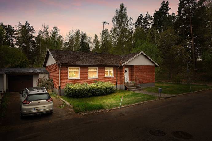 5 rum villa på Tallvägen 2 Fredrikslund, Nybro kommun - bild 1