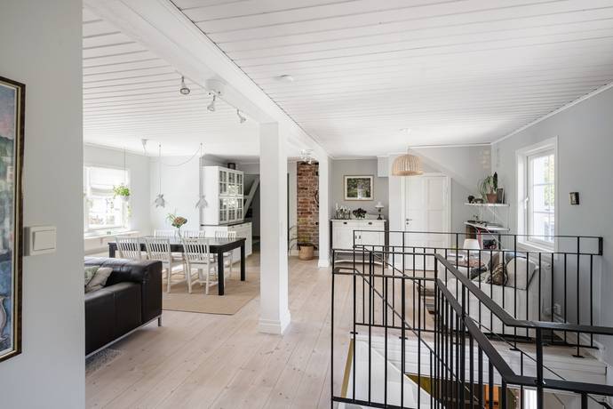 7 rum villa på Ekvalla 1 Bålsta - Gamla Bålsta, Håbo kommun - bild 2