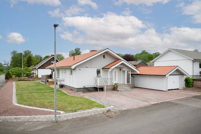 villa på Götgatan 8 Knislinge - väster, Östra Göinge kommun - bild 1
