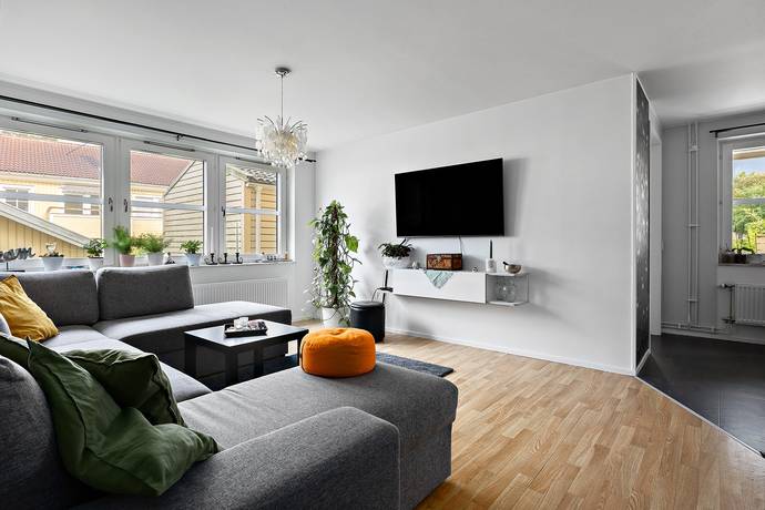 4 rum lägenhet på Trefaldighetsvägen 8A, bv Gribbylund, Täby kommun - bild 2