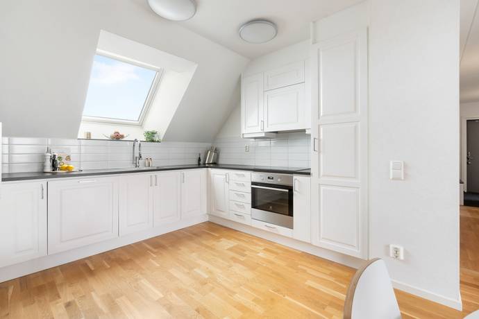 4 rum Lägenhet på Turebergs allé 24 Sollentuna Tureberg Sollentuna kommun - bild 2