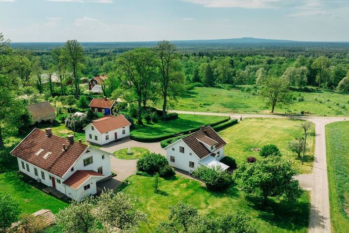 6 rum gård/skog på Lugnås Per-Töresgården 3 Mariestad, Mariestads kommun - bild 1