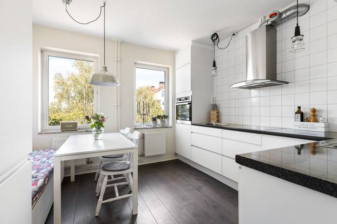 2 rum lägenhet på Furuvägen 23, Vån 5 Centrala Sundbyberg, Sundbybergs kommun - bild 2