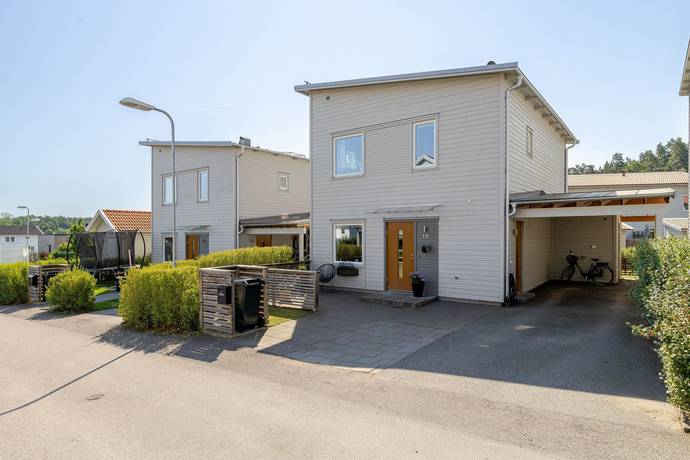 5 rum radhus på Blåeldsbågen 18 Sturefors, Linköpings kommun - bild 1