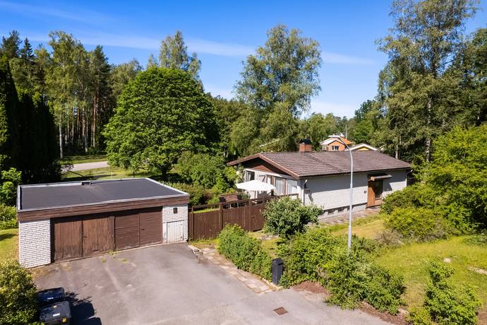 villa på Triangelvägen 6 Järna, Södertälje kommun - bild 1