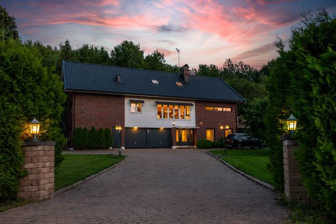 7 rum villa på Kullaviksvägen 63 Kullavik Centrum, Kungsbacka kommun - bild 1