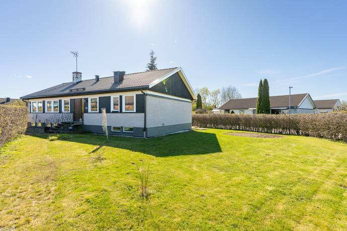 7 rum villa på Repslagarvägen 1 Brottsta, Eskilstuna kommun - bild 1