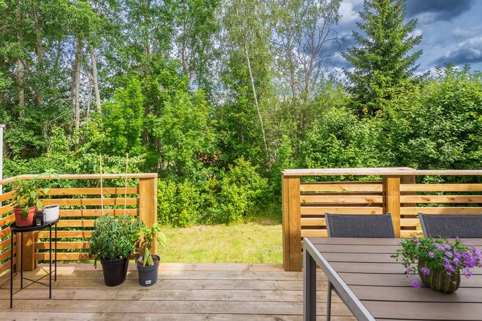 5 rum Radhus på Bivägen 83 Björkhaga Österåkers kommun - bild 2