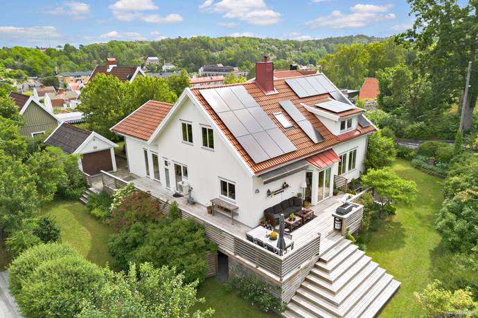 7 rum villa på Högadalsgatan 12 Toltorpsdalen, Mölndals kommun - bild 1