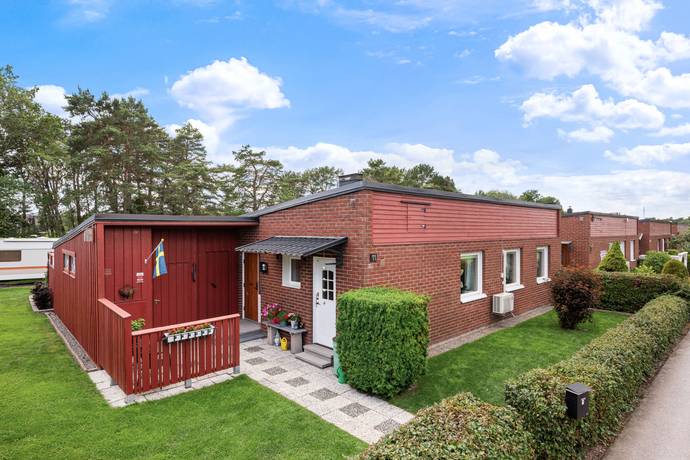 4 rum kedjehus på Manetvägen 11 Sunda, Oxelösunds kommun - bild 1