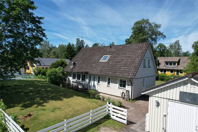 7 rum villa på Lövhagsvägen 6 Lindholmen, Vallentuna kommun - bild 2