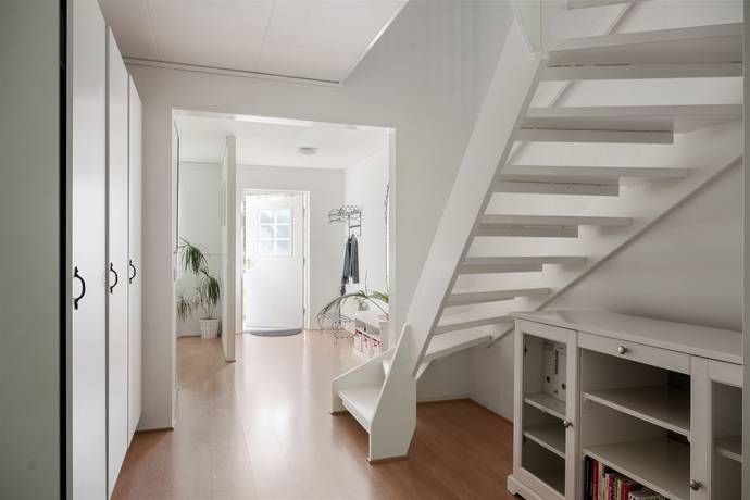 4 rum Radhus på Oscars väg 47 Haninge kommun - bild 8