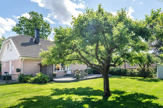 7 rum villa på Sätthammarvägen 7A Segeltorp, Huddinge kommun - bild 2