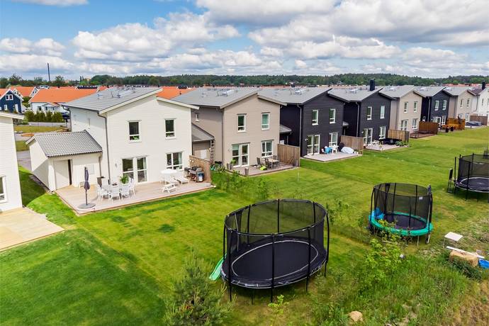 5 rum Kedjehus på Begoniaslingan 96 Bro - Rosenängarna Upplands-Bro kommun - bild 22
