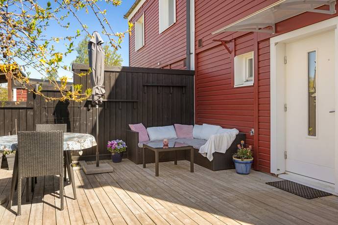 5 rum Par-/kedje-/radhus på Disavägen 7 Ormsta Vallentuna kommun - bild 2