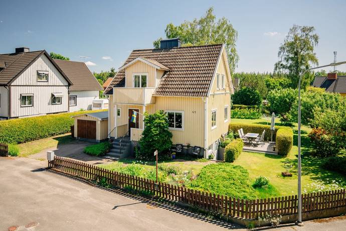 5 rum villa på Solhemsvägen 49 Mariestad, Mariestads kommun - bild 1