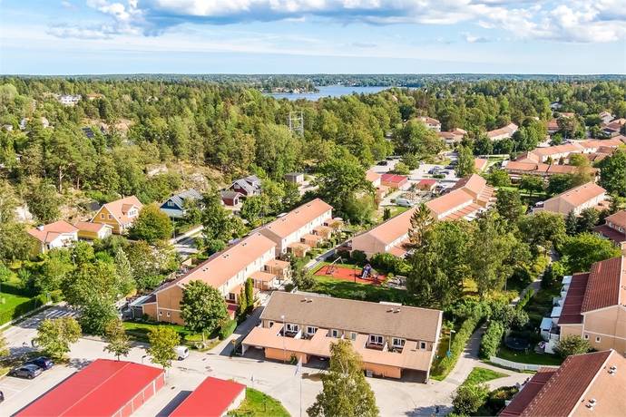 5 rum Radhus på Klangvägen 131 Skogås Huddinge kommun - bild 24