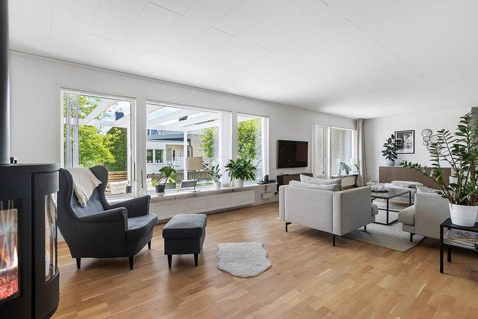 6 rum villa på Hallonstigen 17 Mellringe, Örebro kommun - bild 4