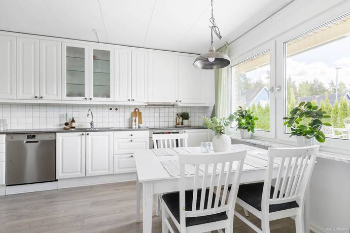 6 rum Villa på Tujavägen 18 Bettorp Örebro kommun - bild 17