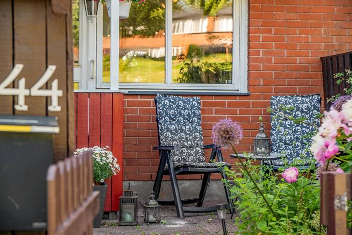 6 rum radhus på Sandeslättskroken 44 Hammarkullen, Göteborgs kommun - bild 2