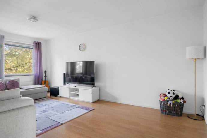 3 rum lägenhet på Lofotengatan 4 Våning 3 Husby, Stockholms kommun - bild 2