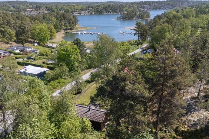 3 rum fritidshus på Hanskrokavägen 57 Hanskroka sjönära, Värmdö kommun - bild 1