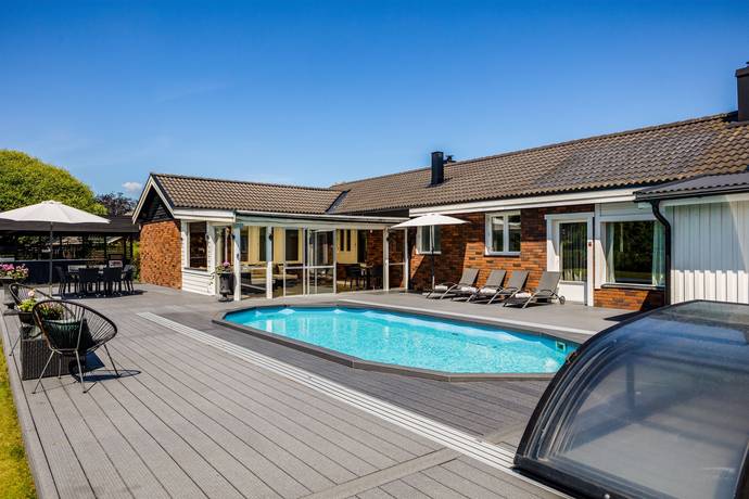 8 rum villa på Kokhusgatan 5 Norra Vallby, Västerås kommun - bild 1