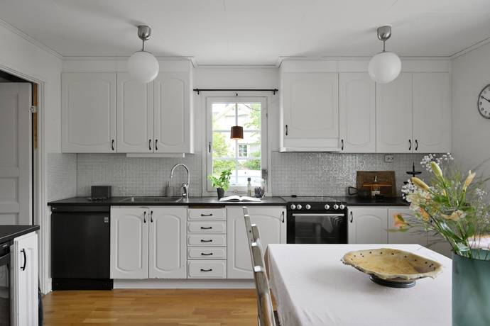6 rum villa på Stavsborgsvägen 83 (Midgård) Färingsö Kungsberga, Ekerö kommun - bild 4