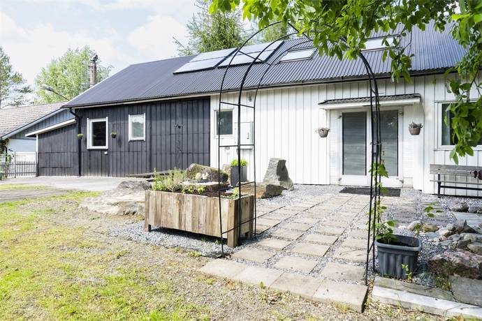 9 rum villa på Furulundsvägen 32A Skene, Marks kommun - bild 3