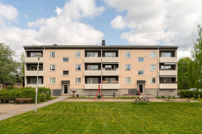 3 rum lägenhet på Sveavägen 8A Karlsdal, Köpings kommun - bild 1