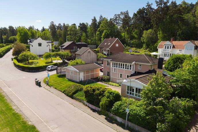 5 rum villa på LUSTIGKULLAGATAN 13 Lustigkulla / Trumslagarbacken, Västerås kommun - bild 3