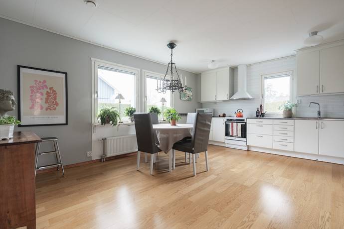 4 rum villa på Sockenvägen 8 Åkerstorp, Österåkers kommun - bild 3