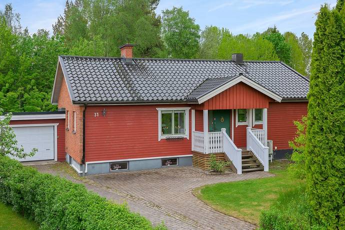 4 rum villa på Rågvägen 31 Häsängen, Karlskoga kommun - bild 1