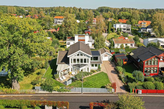 8 rum villa på Tegelbruksvägen 7 Framnäs, Västerås kommun - bild 2