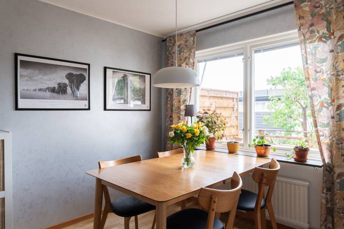 5 rum Radhus på Bronsdolksgatan 5 Brandthovda Västerås kommun - bild 7