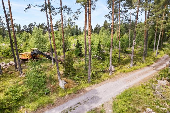 tomt på Tulka backväg 1, 3  och 5 Herräng, Norrtälje kommun - bild 3