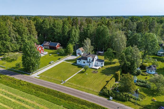 4 rum Villa på Hurragransvägen 8 Anstorp Örebro kommun - bild 1
