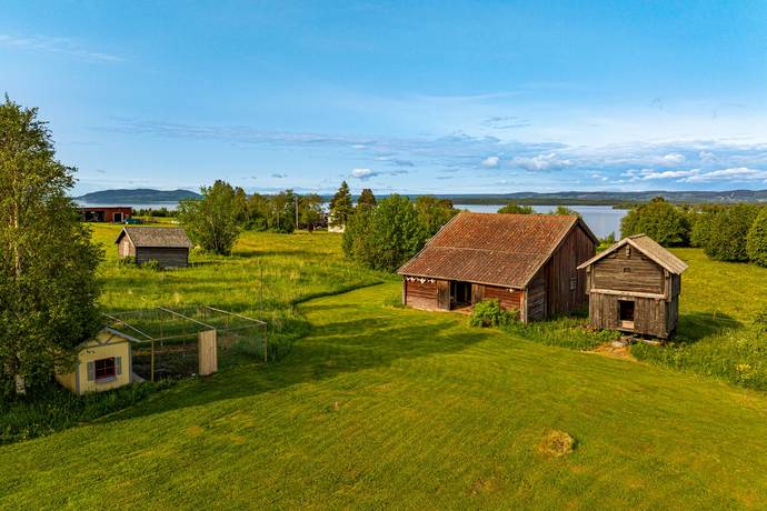 Gård med jordbruk på Salom Bergs kommun - bild 28