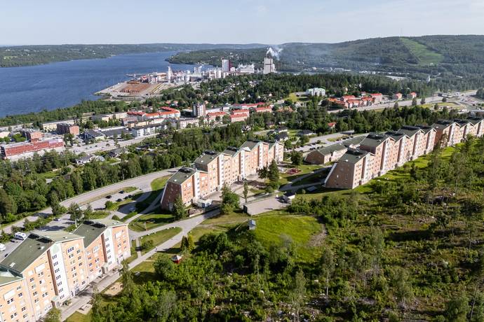 4 rum lägenhet på Kungsvägen 127 Entréplan & våning 3 från balkongsidan Timrå, Timrå kommun - bild 2