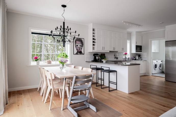 7 rum parhus på Örnklovägen 8B Kolvik, Värmdö kommun - bild 5
