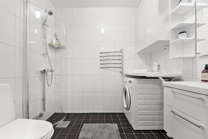 2 rum lägenhet på Råcksta Gårdsväg 28 Vällingby Parkstad / Råcksta, Stockholms kommun - bild 4