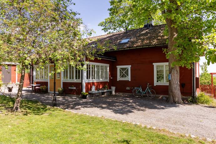 9 rum villa på Småbrukarvägen 53 SPÅNGA, Stockholms kommun - bild 1